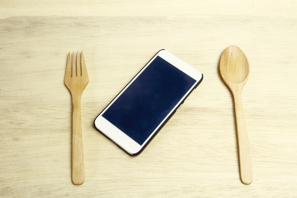 Práce s mobilem a děti